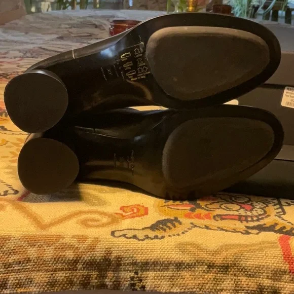 Rag & Bone leather boots with back zip - Picture 2 of 6